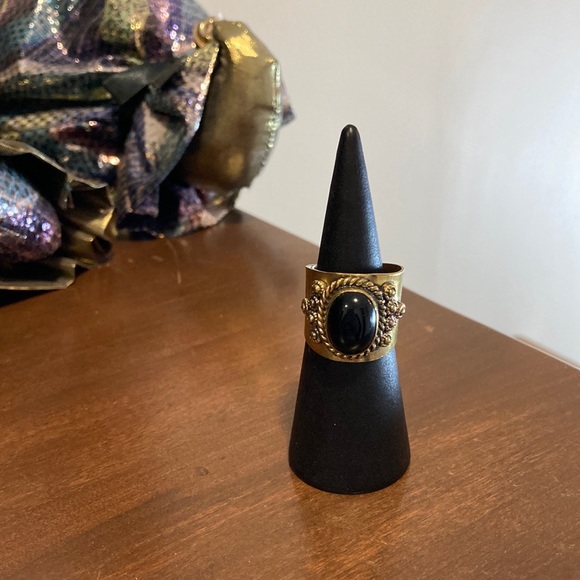 NWOT - Adjustable Style Brass Statement Ring Smooth Black Oval Stone - S⦠- Picture 3 of 14